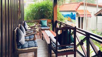 Deluxe-Zweibettzimmer, Balkon, Blick auf den Innenhof | Blick vom Balkon