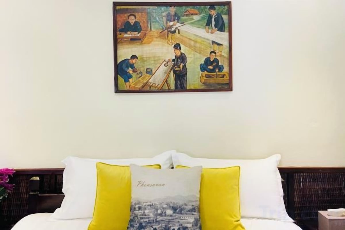 In-room safe, WiFi (free)