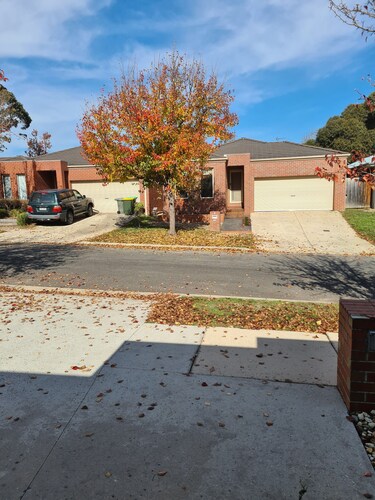 parotts on the creek.