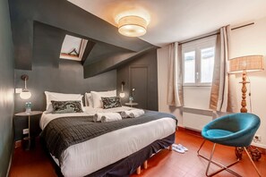 2 bedrooms, iron/ironing board, travel cot, WiFi