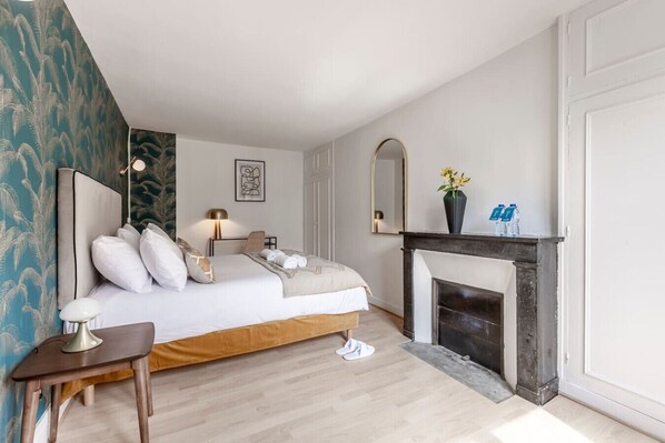 2 bedrooms, iron/ironing board, travel cot, WiFi