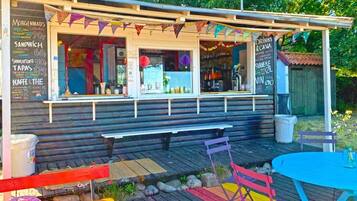 House | Outdoor dining