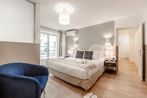 3 habitaciones, tabla de planchar con plancha, cuna de viaje y wifi 