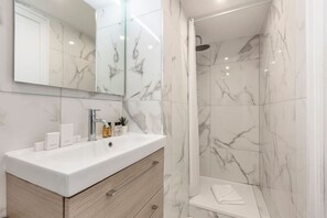 Hair dryer, towels