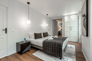 2 dormitoris, planxa i posts de planxar, un bressol de viatge i wifi 