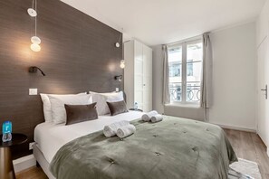 2 bedrooms, iron/ironing board, travel cot, WiFi