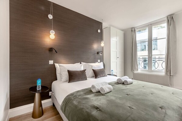 2 bedrooms, iron/ironing board, travel cot, WiFi