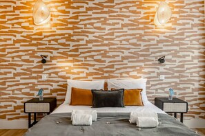 4 bedrooms, iron/ironing board, travel cot, WiFi