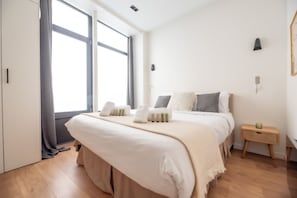 1 slaapkamer, een strijkplank/strijkijzer, reisbedje, gratis wifi