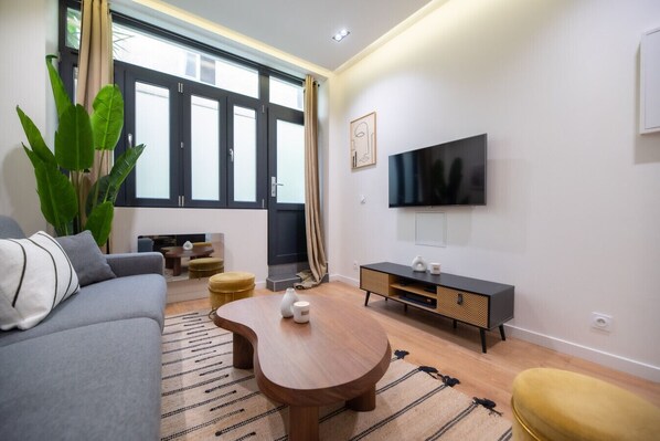 TV - 1 bedroom#Canal St Martin#Eurostar (Paris)