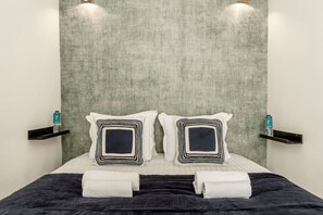 1 bedroom, iron/ironing board, travel crib, WiFi