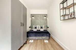 1 bedroom, iron/ironing board, travel cot, WiFi