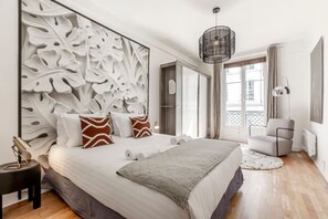 1 chambre, fer et planche à repasser, lit parapluie, Wi-Fi