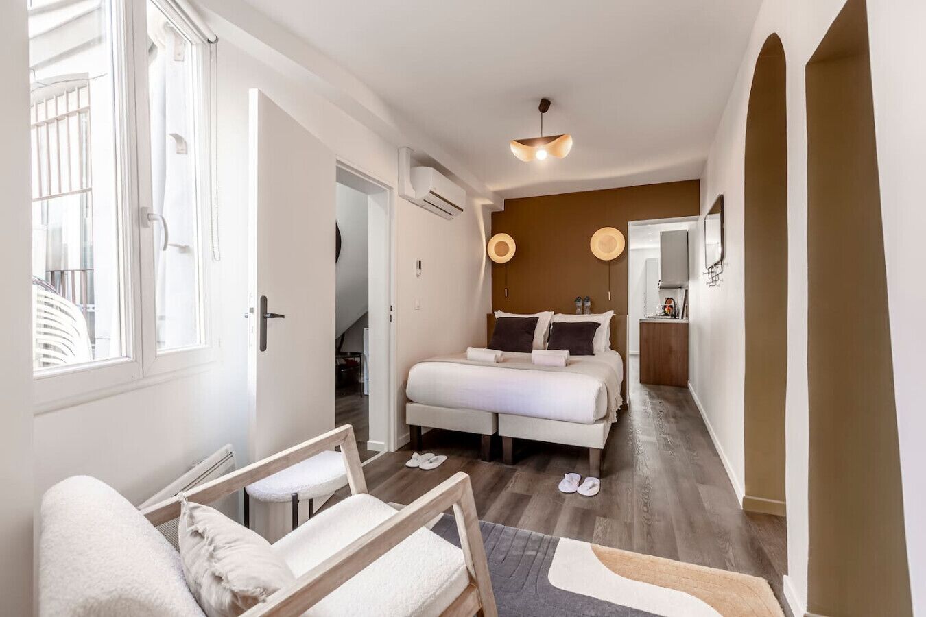 3 habitaciones, tabla de planchar con plancha, cuna de viaje y wifi 