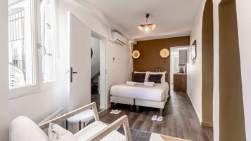 3 habitaciones, tabla de planchar con plancha, cuna de viaje y wifi