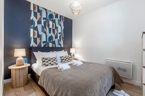 1 slaapkamer, een strijkplank/strijkijzer, reisbedje, wifi