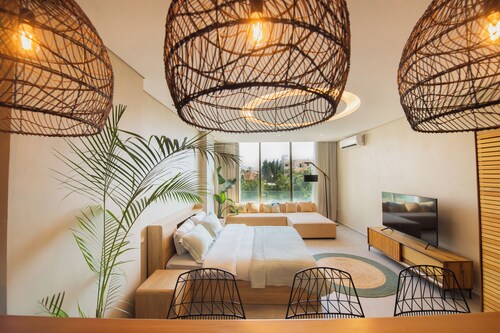 Titans P Guesthouse - Batroun Souks