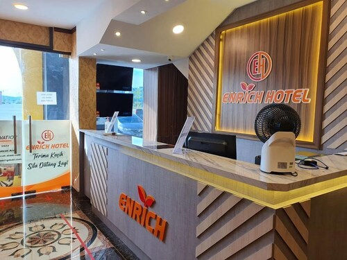 Enrich Hotel Puncak Alam by uBook