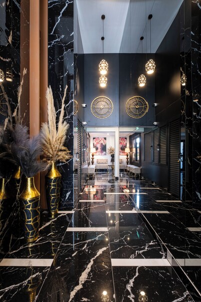 Lazuli Hermes Apartments