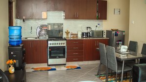 Appartement Familial, balcon, vue ville | Cuisine privée