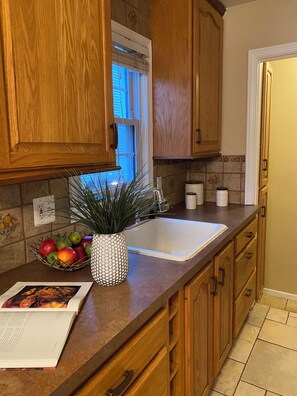 Interior - Charming 2 bedroom and 1 bath home in Birmingham. (Birmingham)