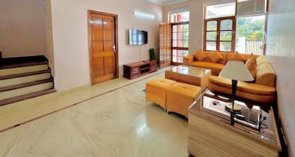 Luxury 4 Bedroom's Independent villa