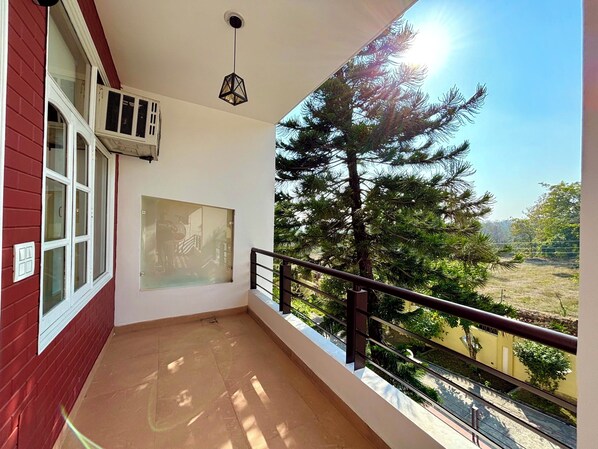Luxury Villa, Non Smoking, Balcony | Balcony