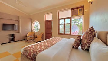 Luxury-Villa, Nichtraucher, Balkon | 4 Schlafzimmer, Schreibtisch, kostenloses WLAN