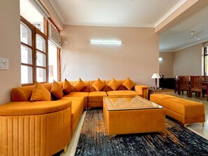 Vila superluxo, para não fumantes, sacada | Área de estar