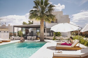 Outdoor pool - VILLA SALISA' (Menfi)