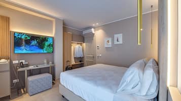 Deluxe Double Room | Peti besi dalam bilik, langsir/tirai gelap terus, kalis bunyi