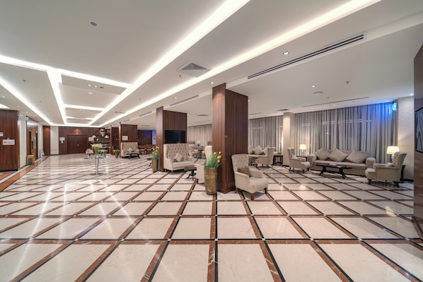 Lobby sitting area - Sunday Red Sea Fountain Alhamra Formerly Vivid Plaza Hotel (Jeddah)