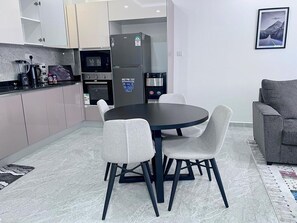 Fridge, microwave, oven, coffee/tea maker