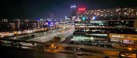 舒適公寓, 陽台, 城市景觀 | 城市景