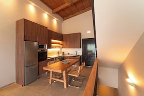 Micro-ondes, four, plaque de cuisson, lave-vaisselle