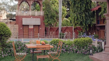 Seasonal outdoor pool