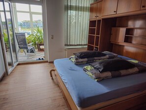 3 chambres, bureau, fer et planche à repasser, accès au Wi-Fi (inclus)