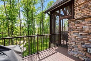 Property grounds - Lakefront Getaway~Dock~Fire Pit~Kayak & Games! (Seneca)