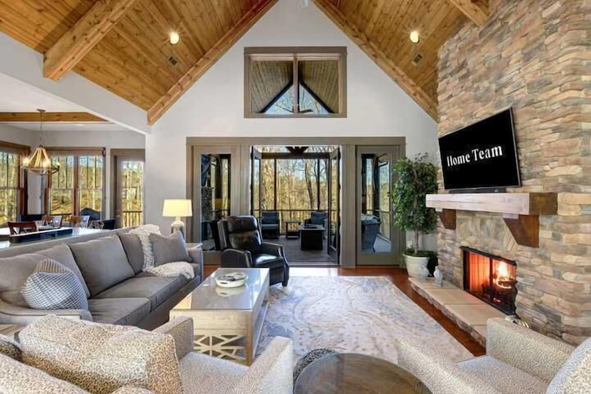Lakefront Getaway~dock~fire Pit~kayak & Games! - Clemson, SC
