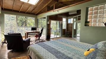 2 Schlafzimmer, Schreibtisch, Bügeleisen/Bügelbrett, kostenloses WLAN
