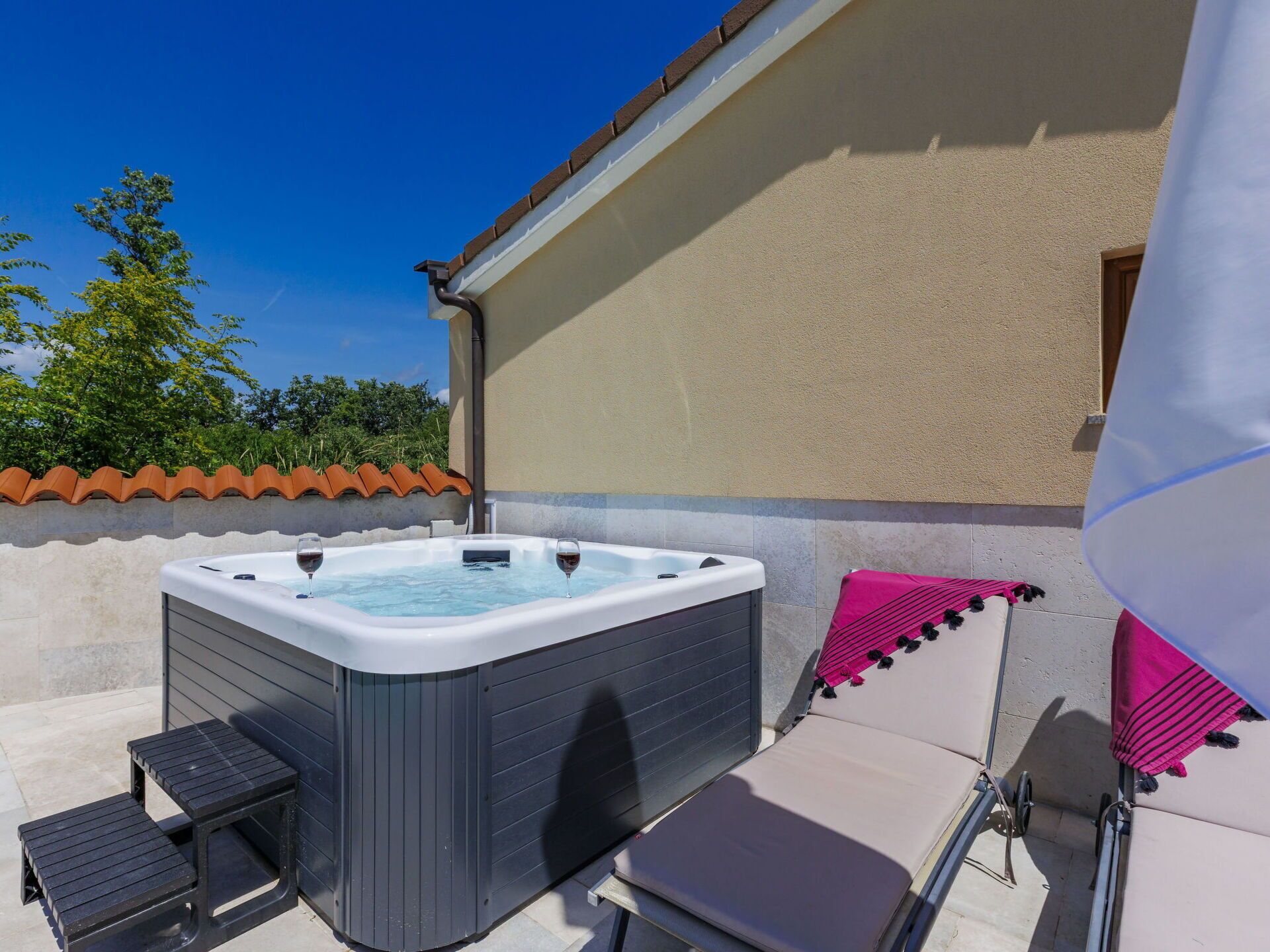 Bain à remous extérieur