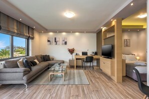 Flat-screen TV - Zen Luxury Studio (Chania)