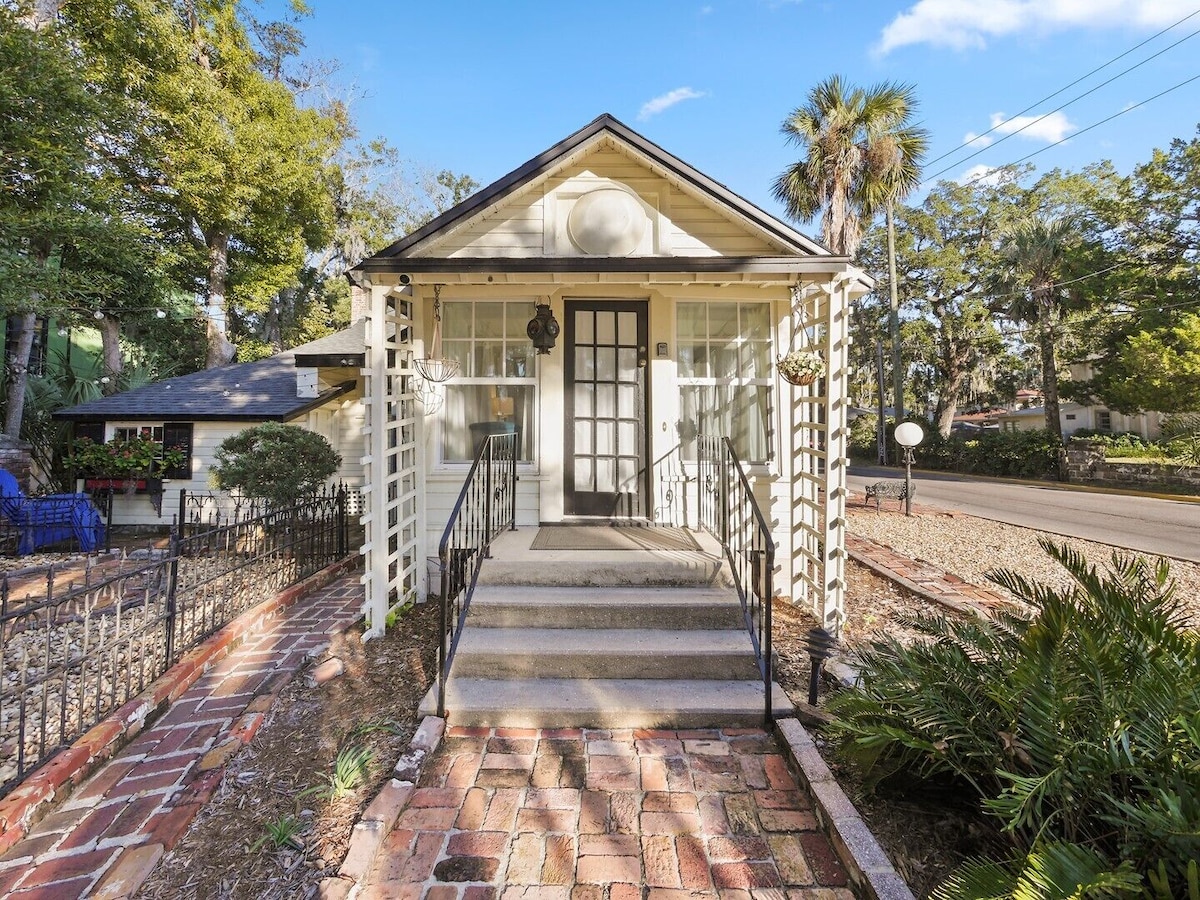 Photo 2 of The Carriage Cottage – Historic Charm in the Heart of St. Augustine