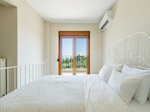 4 chambres, fer et planche à repasser, Wi-Fi, draps fournis