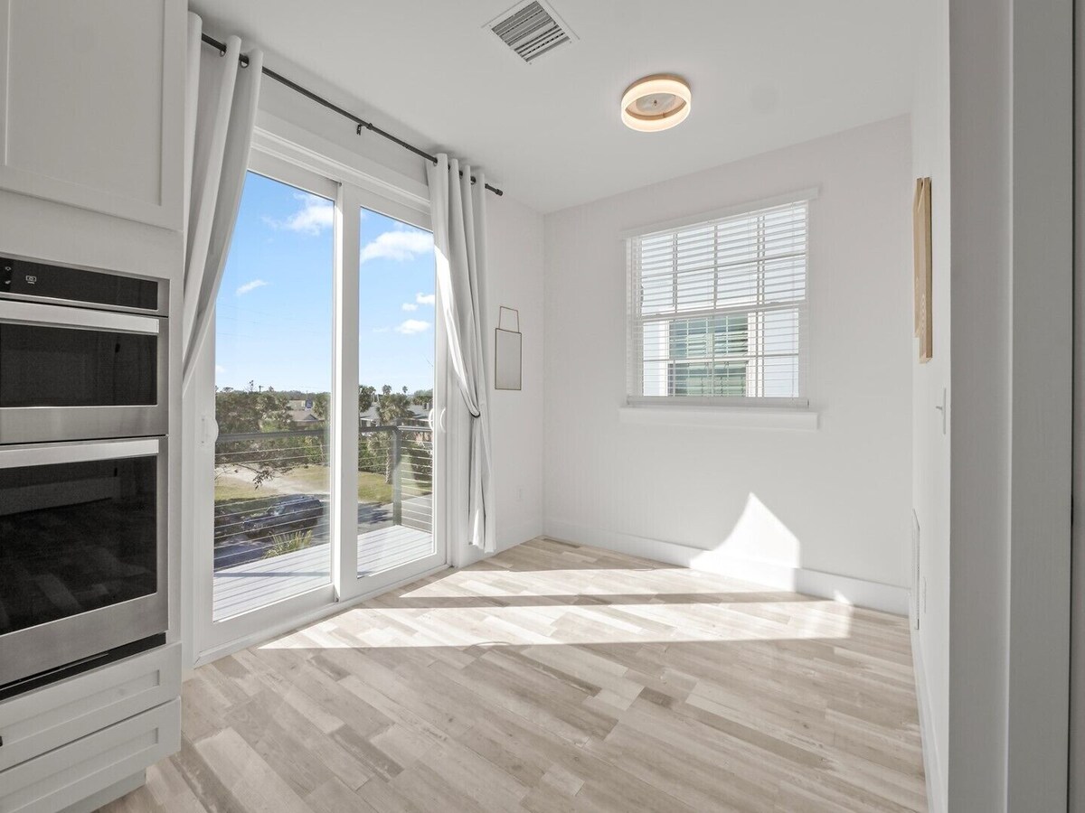 Photo 5 of Cortez 17- 4 Bedroom home close to the beach and downtown
