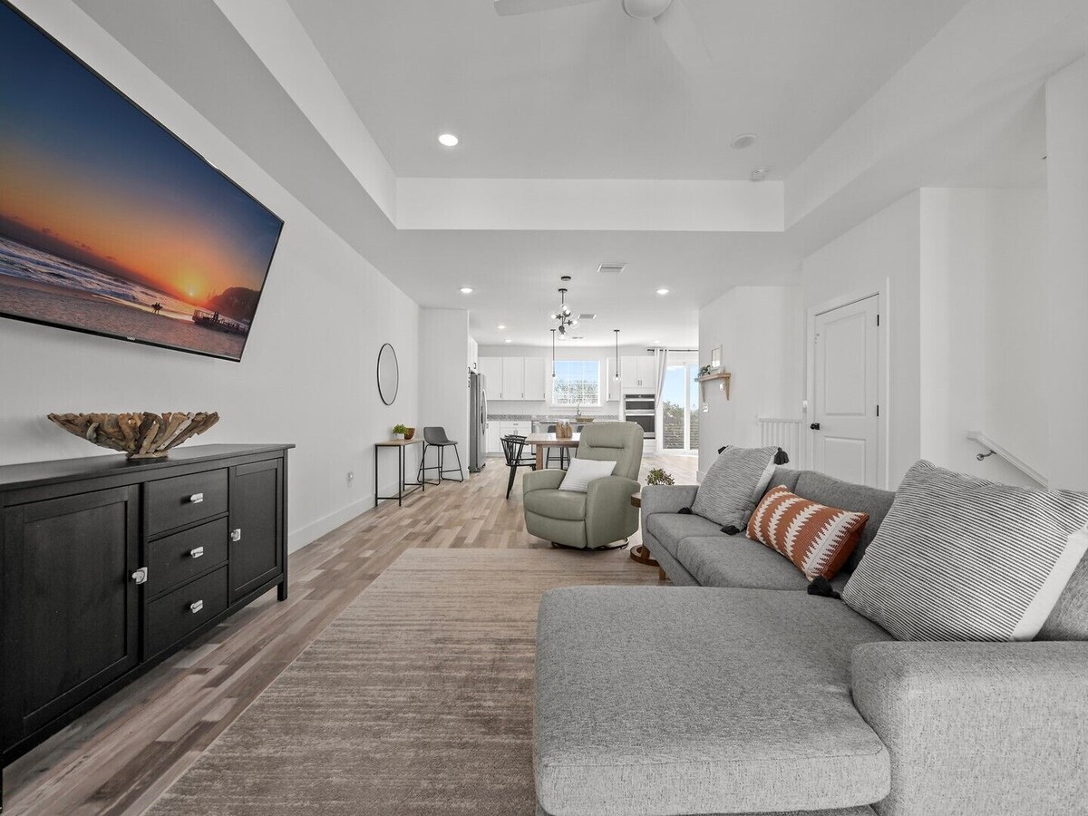 Photo 9 of Cortez 17- 4 Bedroom home close to the beach and downtown