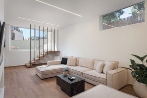 TV - Athena's Lemon Grove Glyfada (Voula)