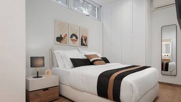 2 bedrooms, in-room safe, iron/ironing board, travel crib