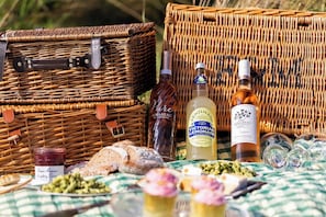 Food and drink - Glamping - The Natterjack, Bath (Charlcombe)
