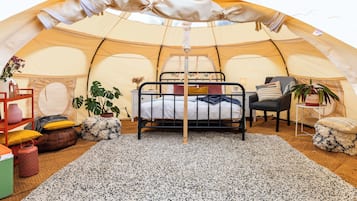 1 habitación y ropa de cama
